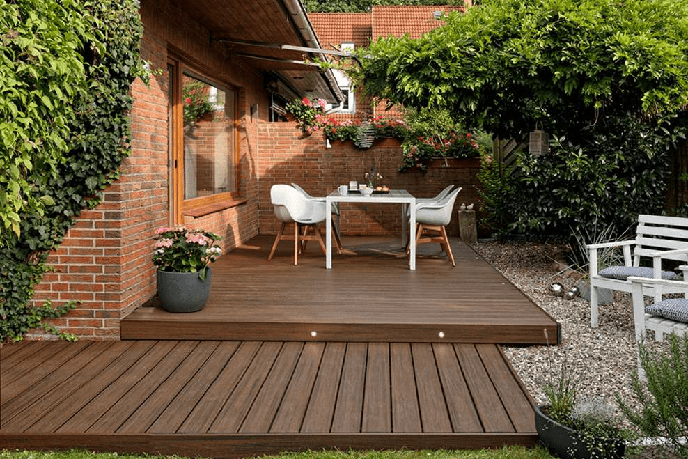 Minimalist Trex deck with no railings and built-in lighting along the step, creating a modern, unobstructed outdoor space.