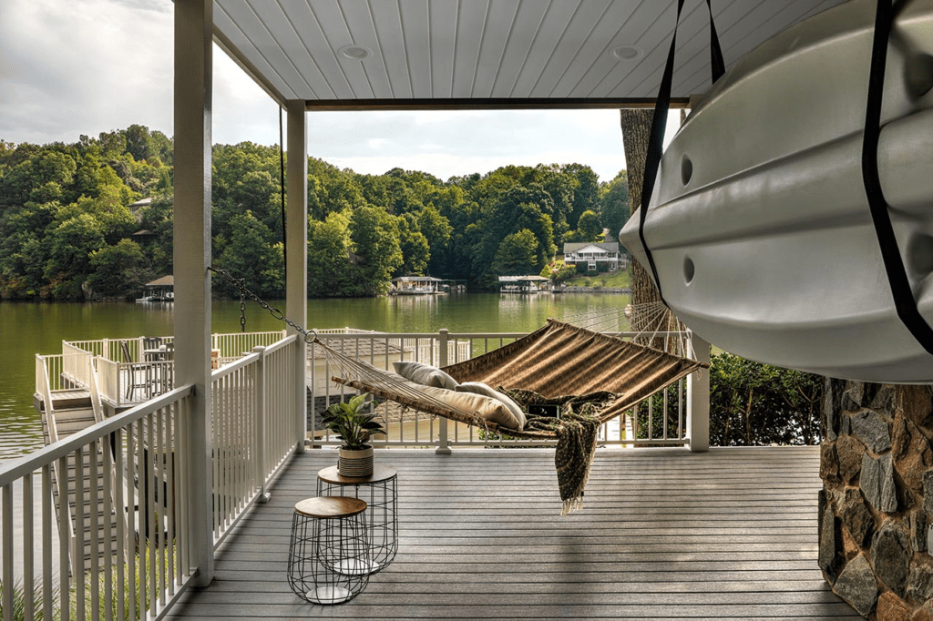 A photo of a Trex deck at a lake house.